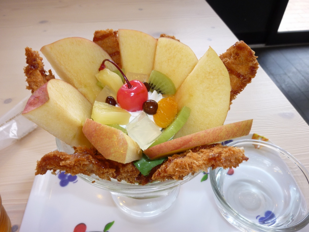 とんかつパフェ